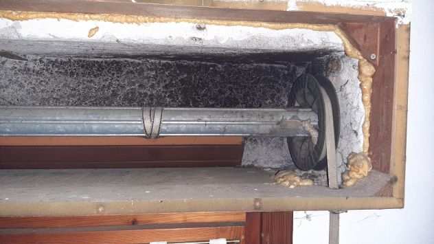 Eseguo isolamenti termici (coibentazione) sui cassonetti delle tapparelle