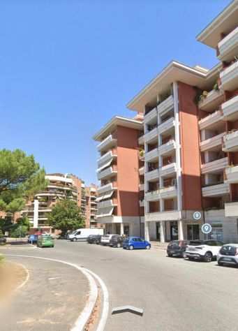 EUR - BILOCALE con POSTO AUTO e CANTINA