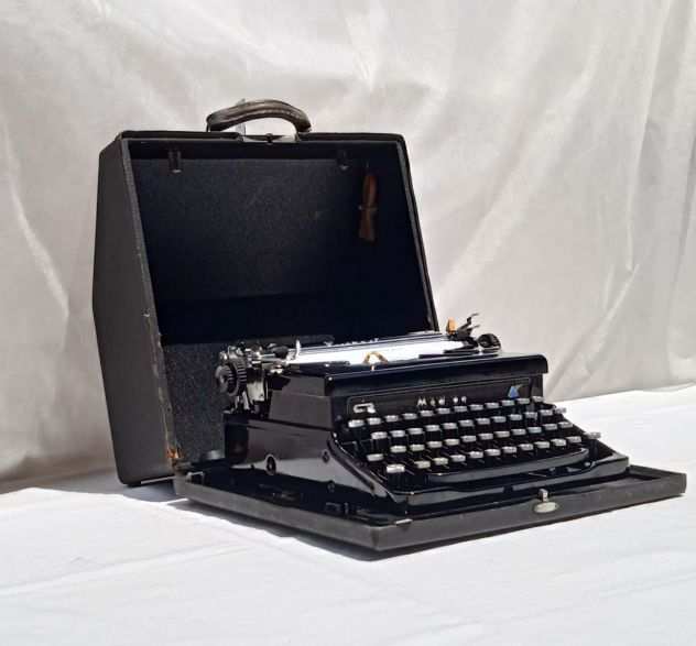 Everest Mod.90, macchina da scrivere- 1947-