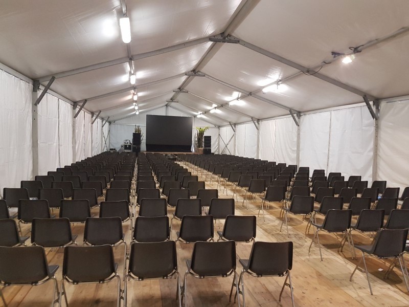 NOLEGGIO SEDIE  PER EVENTI MANIFESTAZIONI - PER EVENTI AZIENDALI - EVENTI PRIVATI - EVENTI PUBBLICI - EVENTI SPORTIVI MEETING CONVENTION SFILATE DI MODA 