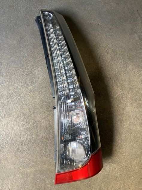 Fanale posteriore DX Mitsubishi Grandis del 2007