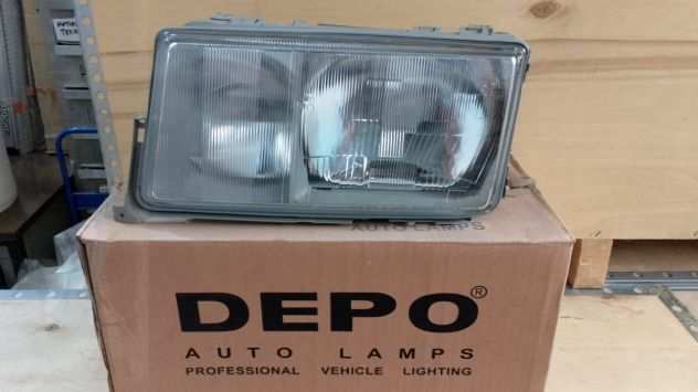 FARO ANTERIORE SINISTRO MERCEDES 190E W201 DEPO 440-1114L-LD-E