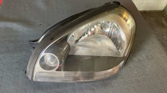 Faro anteriore SX Hyundai Tucson del 2008