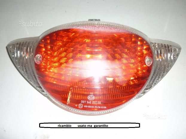 FARO FANALE POSTERIORE LAMPEGGIATORI APRILIA SCARABEO IE LIGHT 125 200