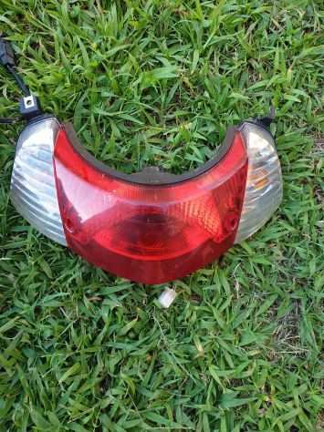 FARO FANALE POSTERIORE SUZUKI SIXTEEN 125 150 4T 2007-2014