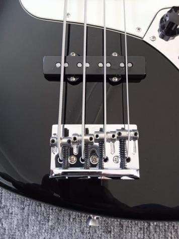 Fender - American Professional II Jazz Bass Rw Blk - Numero di oggetti 2 - Chitarra basso elettrica