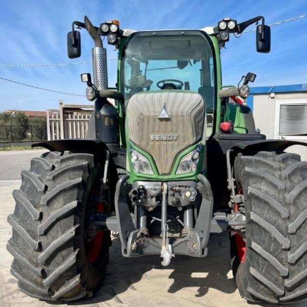 FENDT 724 VARIO SCR  AUTOGUIDA JD