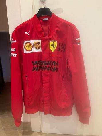 Ferrari - 2021 - Team wear
