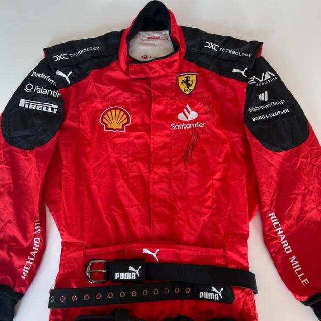 Ferrari - Mondiale F1 - Charles Leclerc and Carlos Sainz Jr - 2023 - Pitcrew suit