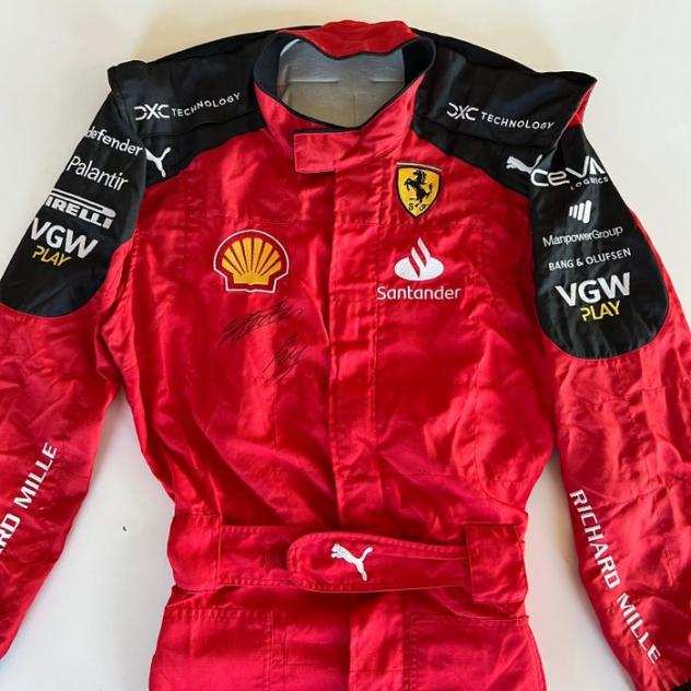 Ferrari - Mondiale F1 - Charles Leclerc and Carlos Sainz Jr - 2023 - Pitcrew suit