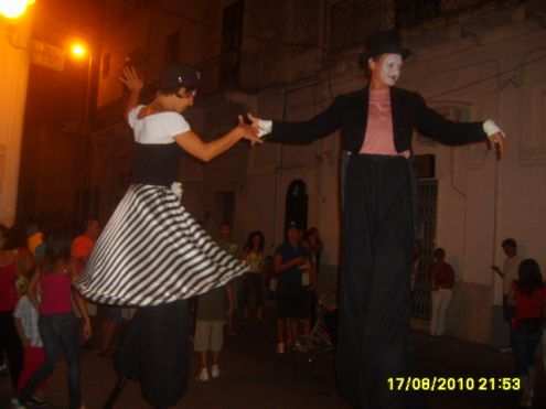 FESTE DI COMPLEANNO PER BAMBINI A MILANO CLOWN A MILANO MAGHI A MILANO GIOCOLIERI TRAMPOLIERI A MILANO NOLEGGIO SCIVOLI GONFIABILI A MILANO