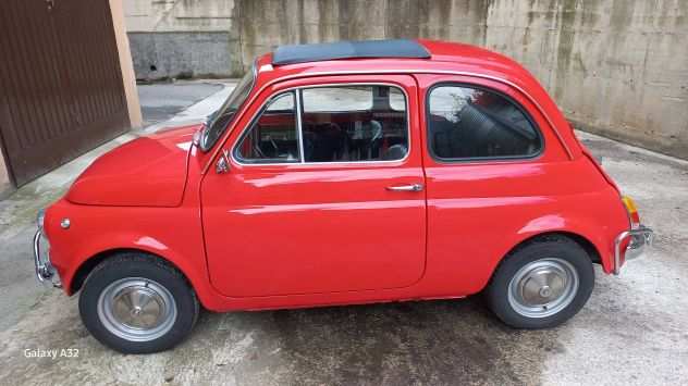 Fiat 500L del 1971 rossa