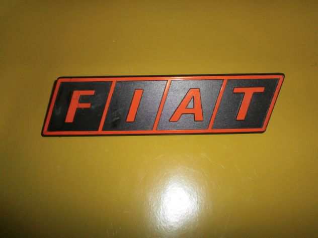 Fiat 850T 900T pulmino Fiat 238 242 Scritta logo targhetta anteriore rossa NUOVA