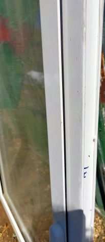 Finestra in PVC bianca semi nuova con doppio vetro