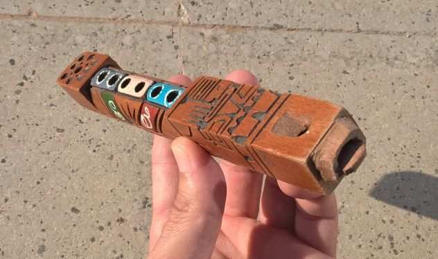 Flauto in legno decorato