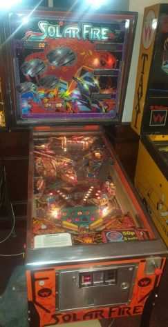 Flipper arcade di fuoco solare Williams