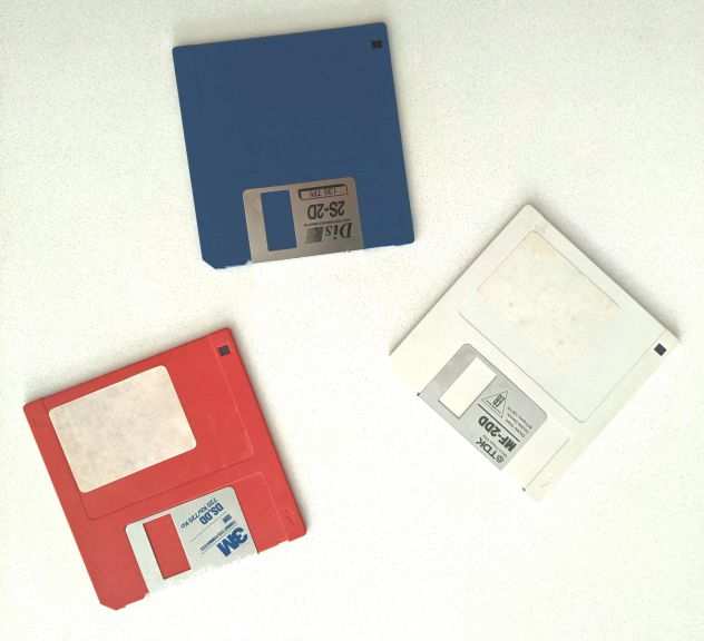 FLOPPY DISKS 3,5quot - LETTORI INTERNI, CAVI, DISCHI