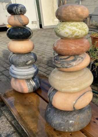 Fontana multicolore in pietra marmo