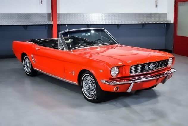 FORD MUSTANG CONVERTIBLE