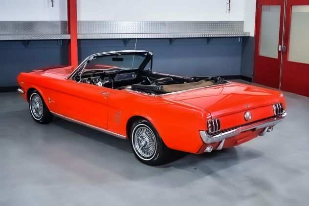 FORD MUSTANG CONVERTIBLE