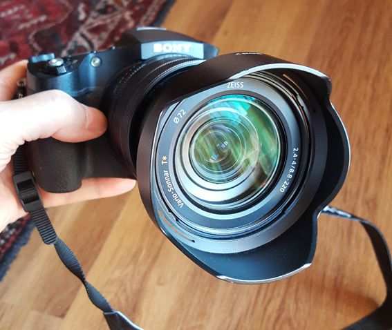 fotocamera bridge Sony RX 10 mark IV.
