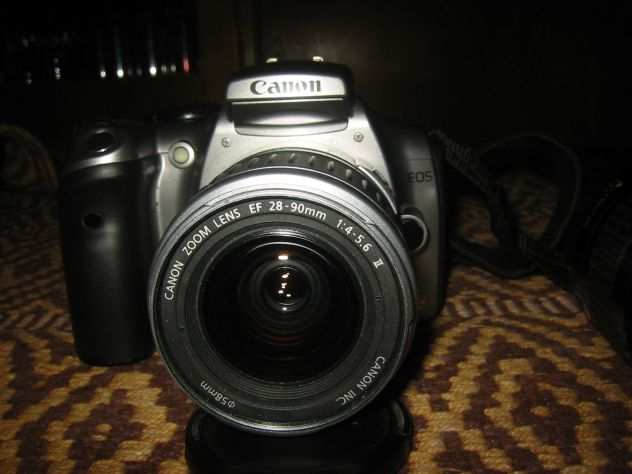 Fotocamera digitale Canon EOS 300D con obiettivo ......