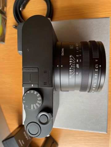 Fotocamera digitale Leica Q2 monocromatica da 47,3 MP