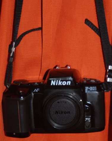 Fotocamera Nikon F-601 AF solo corpo  flash
