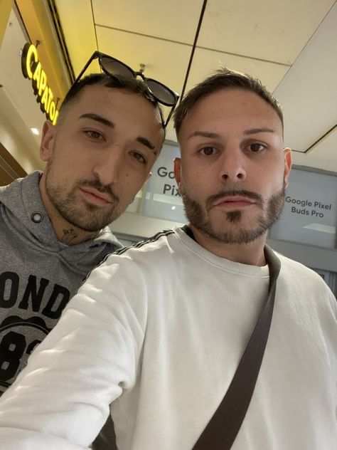 Fratelli cercano sesso maturo