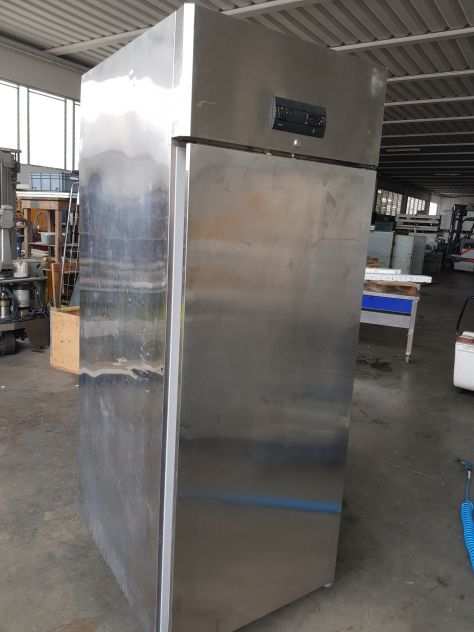 Freezer colonna inox 700 lt usato