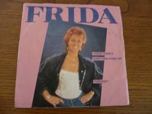 Frida - i know theres something going on 45 giri