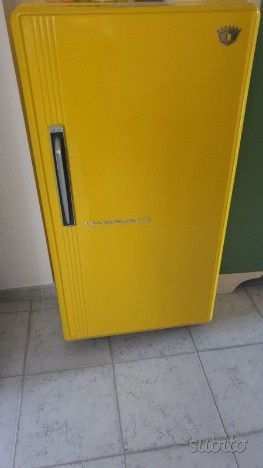 Frigorifero frigo indesit giallo vintage anni 60