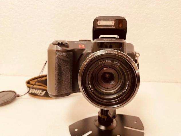 Fuji FinePix S602 Zoom Fotocamera digitale