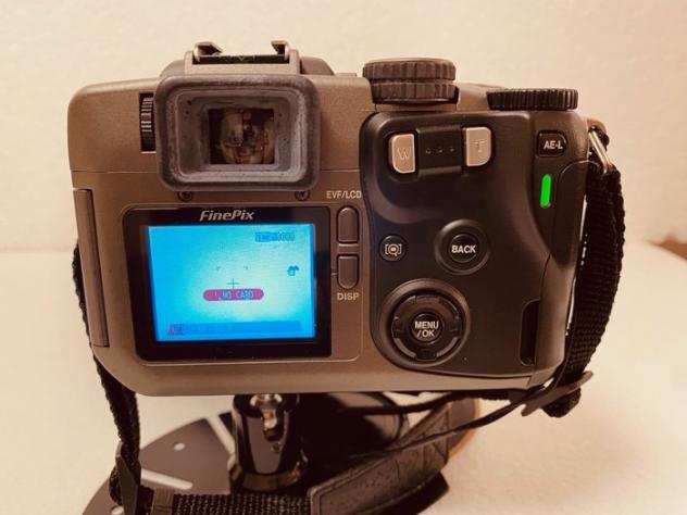Fuji FinePix S602 Zoom Fotocamera digitale