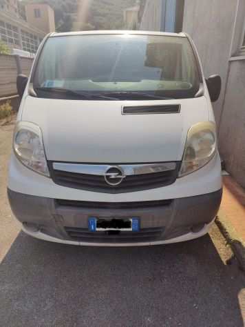 FURGONE AUTOCARRO OPEL VIVARO