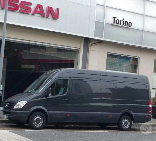 Furgone Mercedes Sprinter passo lungo