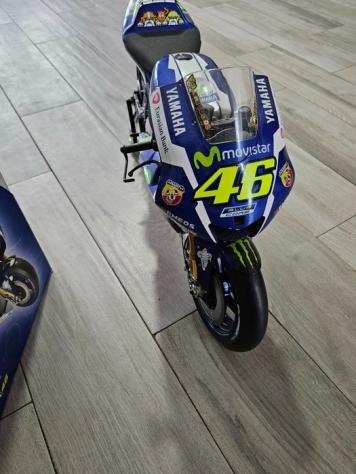 GampP 14 - 1 - Modellino di auto sportiva - Yamaha YZR M1