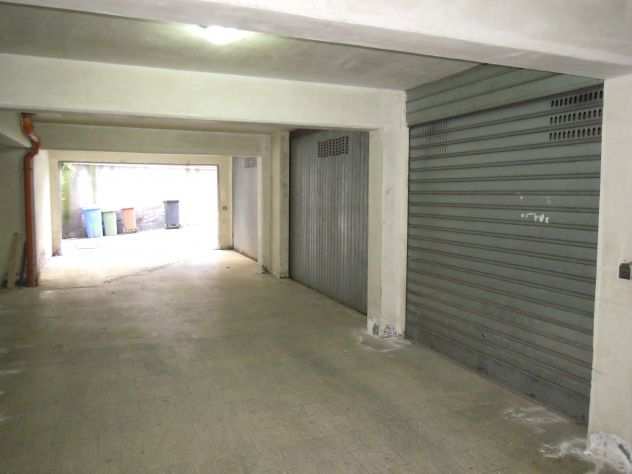 GARAGE 20 MQ (2 POSTI AUTO ) A BELPASSO