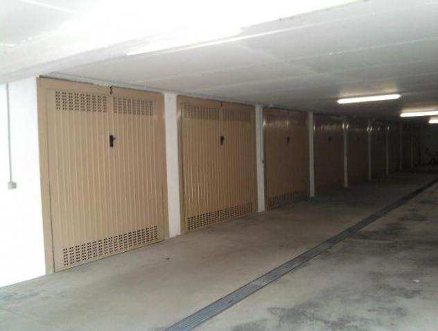 Garage in affitto a Livorno 13 mq Rif 1237958