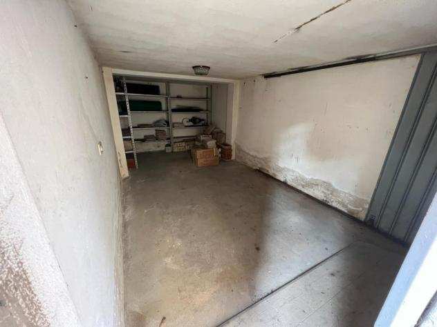 Garage in vendita a LIDO DI CAMAIORE - Camaiore 13 mq Rif 1166173