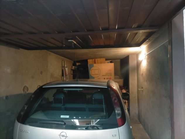 Garage in Via Enrico Toti, 12 a Monza