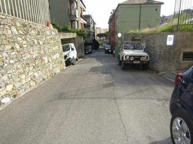 Garage  Posto Auto in vendita a Genova, Quarto
