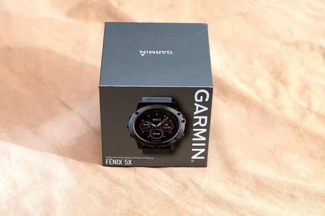 Garmin Fenix 5X Sapphir Ultimate Multisport GPS Watch con Mappe