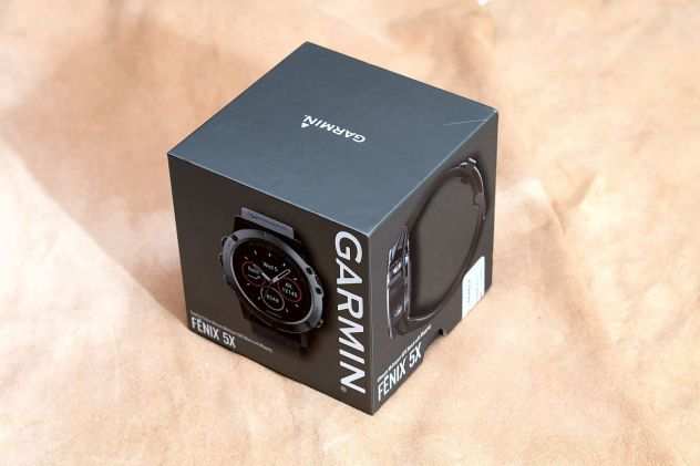 Garmin Fenix 5X Sapphir Ultimate Multisport GPS Watch con Mappe (mai usato)