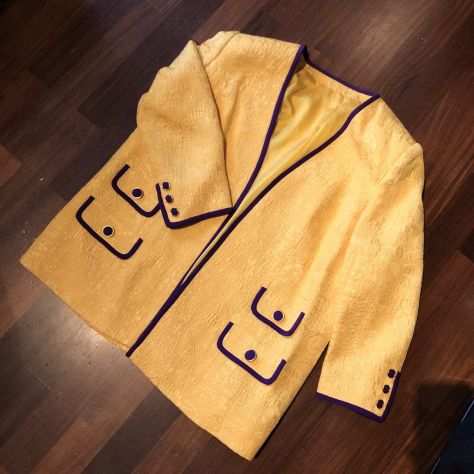 Giacca gialla stile orientale con bordi viola - XL