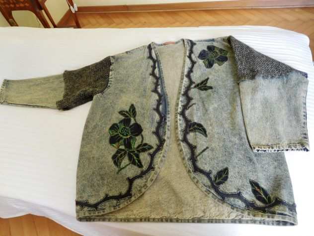 Giacca MARIELLA BURANI in jeans con scintillanti fregi floreali. Tg.4446