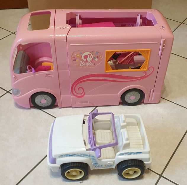 giocattolo camper e jeep di barbie