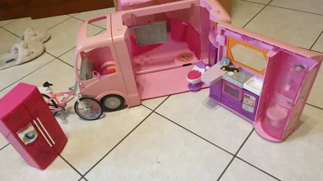 giocattolo camper e jeep di barbie