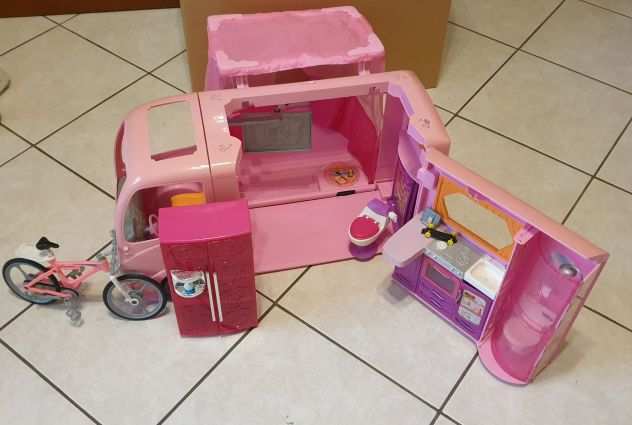 giocattolo camper e jeep di barbie