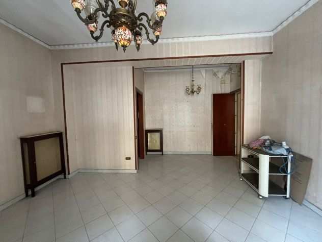 Giugliano app-to da ristrutturare. rif va1137